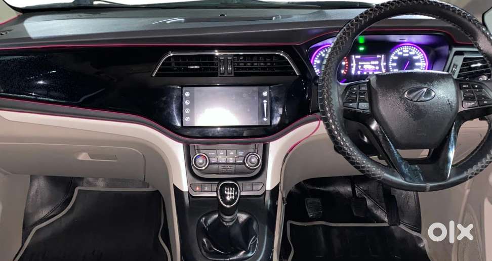 Mahindra Marazzo M8 2019