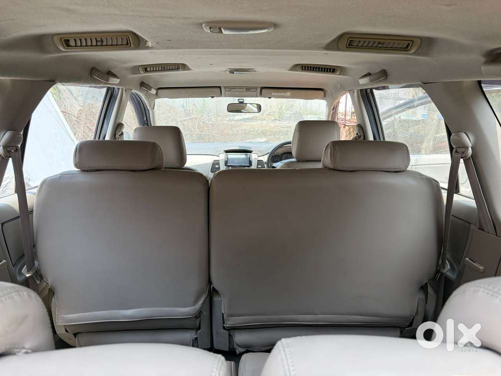 Toyota Innova 2.5 G (diesel) 8 Seater, 2012, Diesel