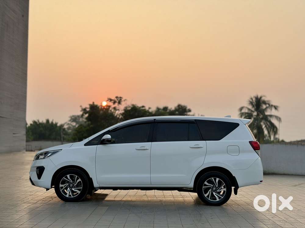 Toyota Innova Crysta [2020-ongoing] 2.4 Gx At 7 Str, 2022, Diesel
