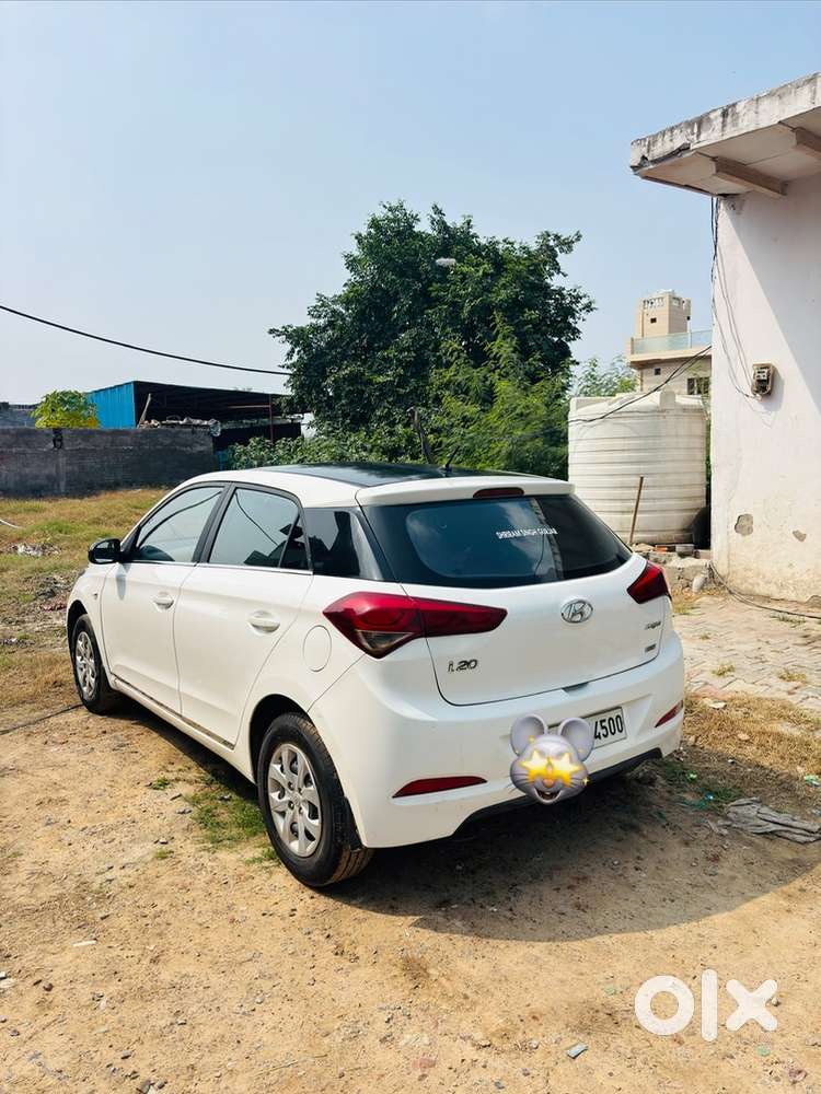 Hyundai I20 2017 White Colour