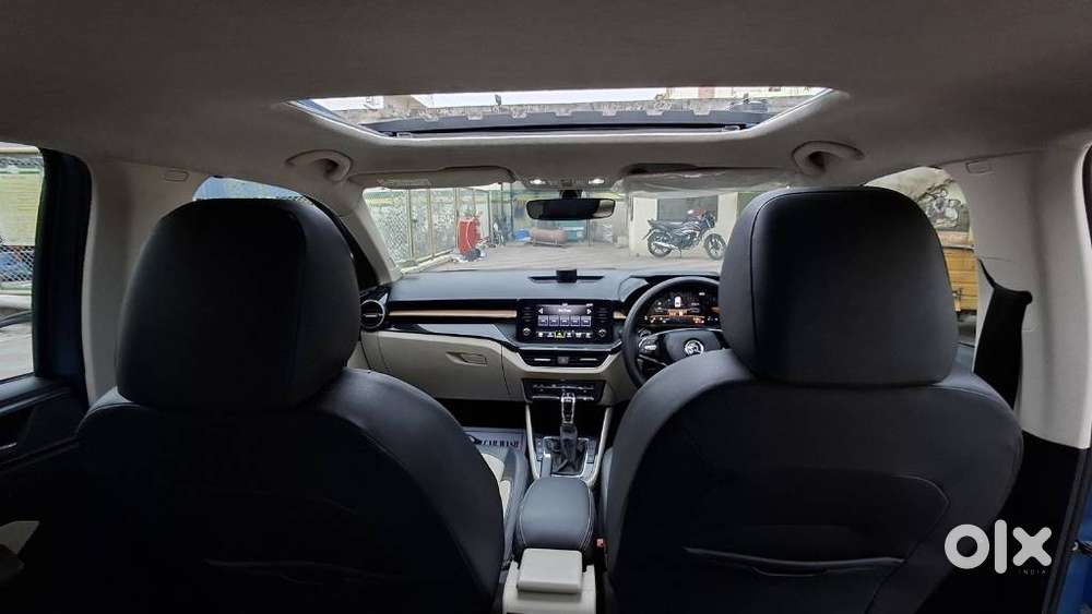 Skoda Slavia 1.0 Tsi Style At, 2023, Petrol