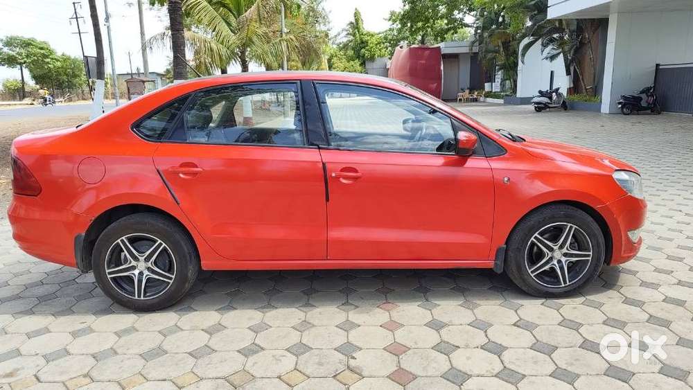 Skoda Rapid 2013-2016 1.5 Tdi At Ambition With Alloy Wheel, 2015, Di..