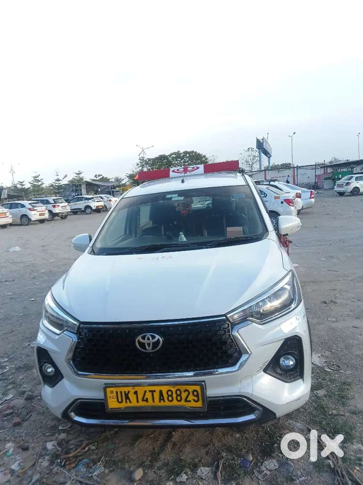 Toyota Rumion 2024 Petrol 98000 Km Driven