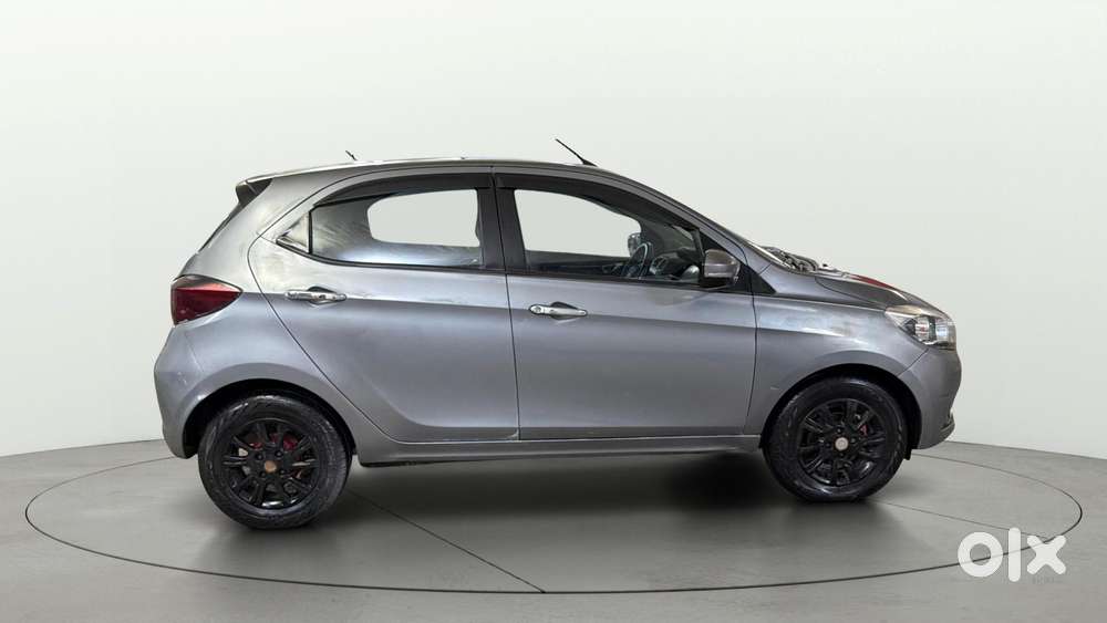 Tata Tigor Xza, 2018, Petrol
