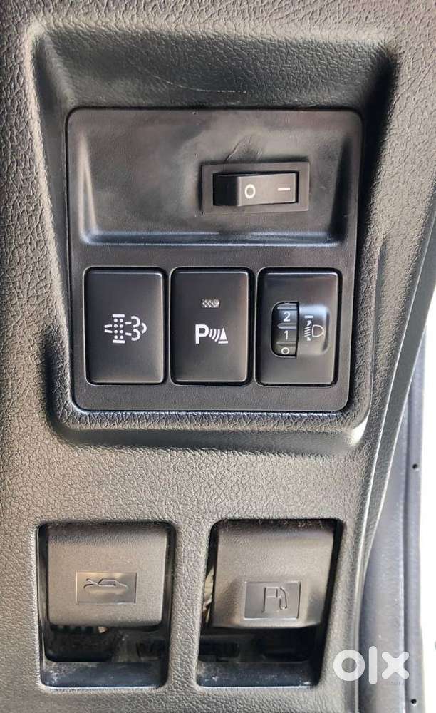 Toyota Innova Crysta 2.4 G Plus Mt 8 Str, 2025, Diesel