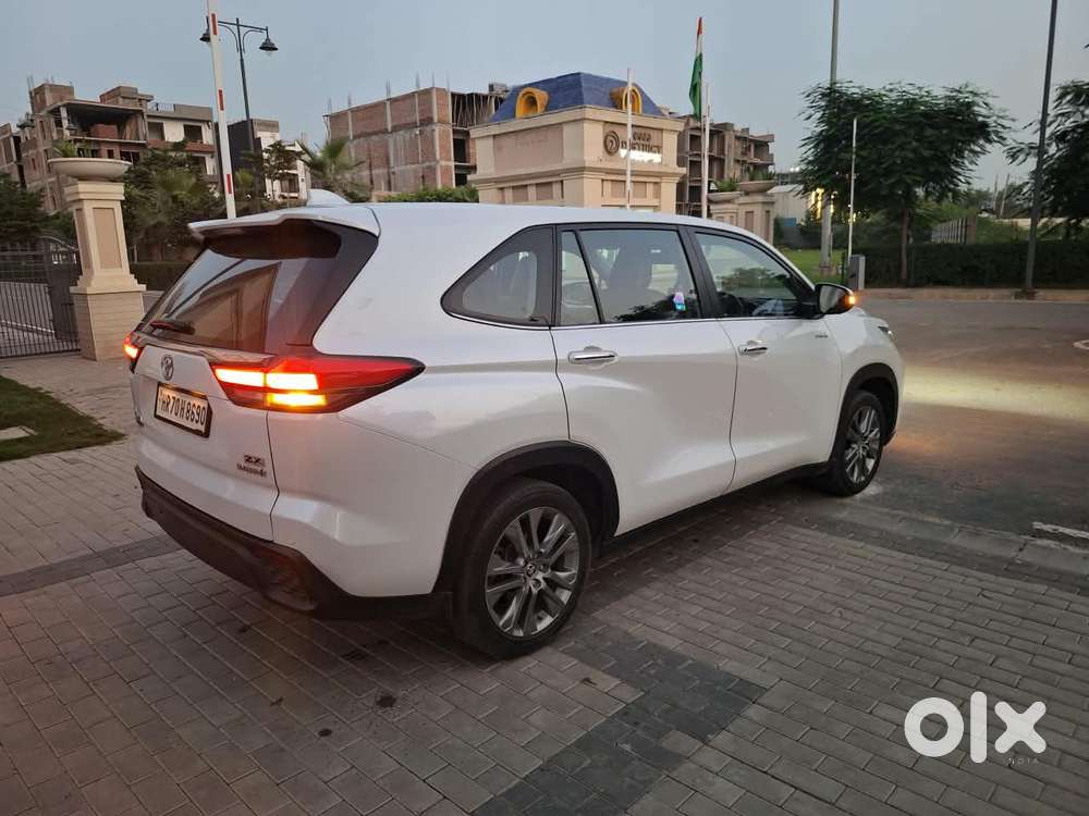 Toyota Innova Hycross 2.0 Zx (o) Hybrid 7 Str, 2024, Petrol