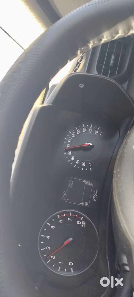 Maruti Suzuki Swift 2026 Vxi (o) Cng 6020 Km Driven