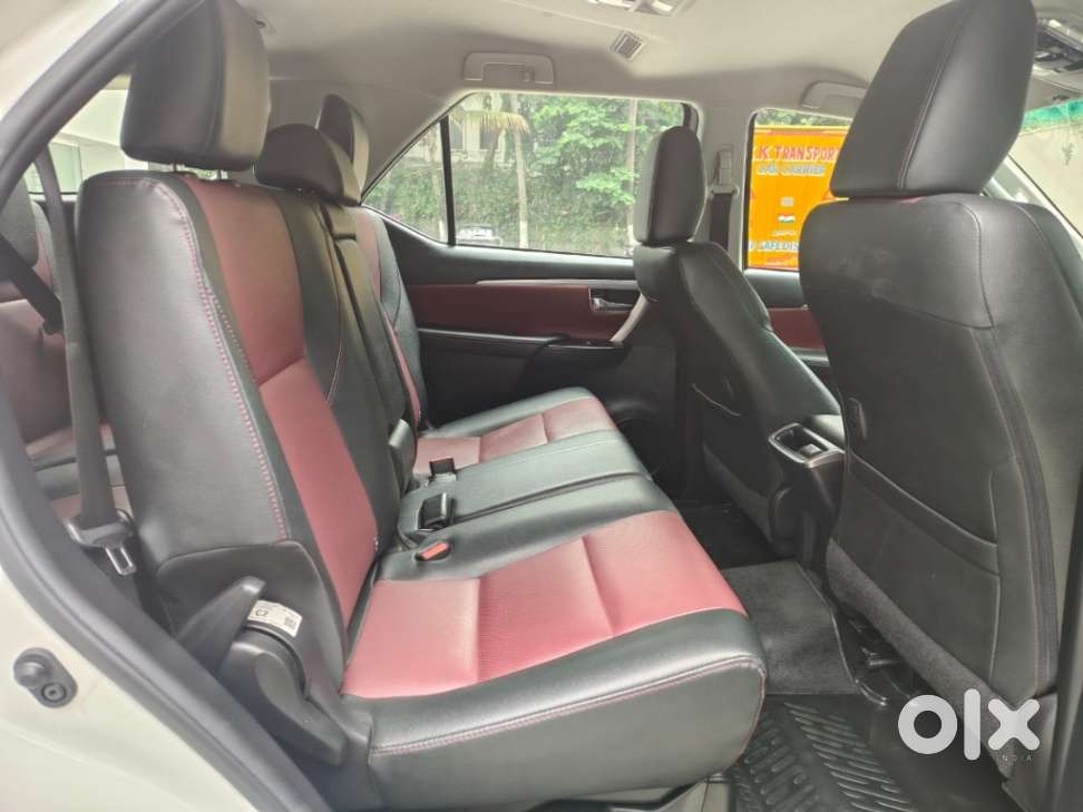 Toyota Fortuner Legender 4x4 At 2.8, 2024
