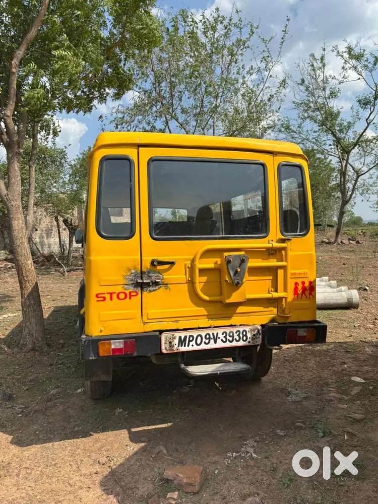 Force Toofan School Bus