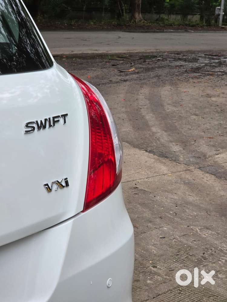 Maruti Suzuki Swift Vxi Glory Limited Edition, 2015, Petrol