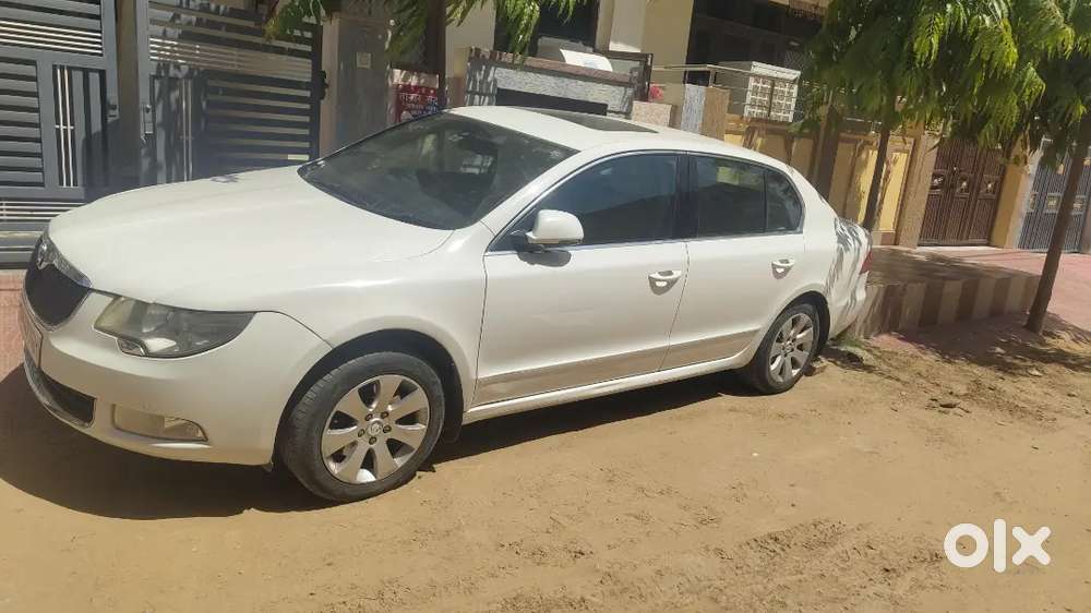 Skoda Superb 2011 Petrol Well Maintained Car