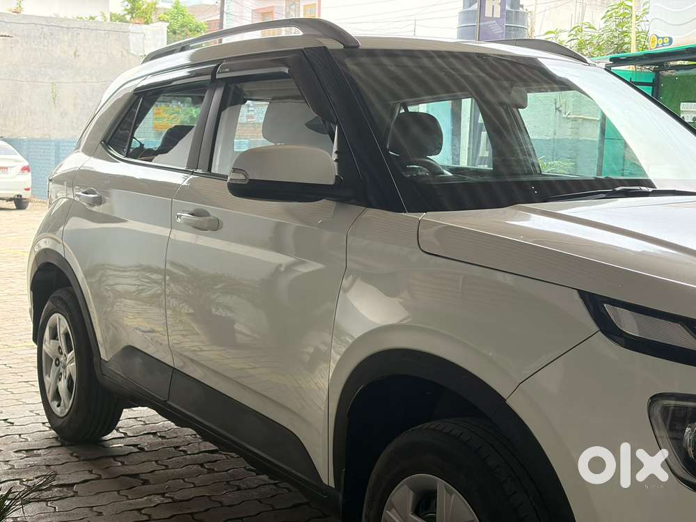 Hyundai Venue 1.2 S (o), 2023, Petrol