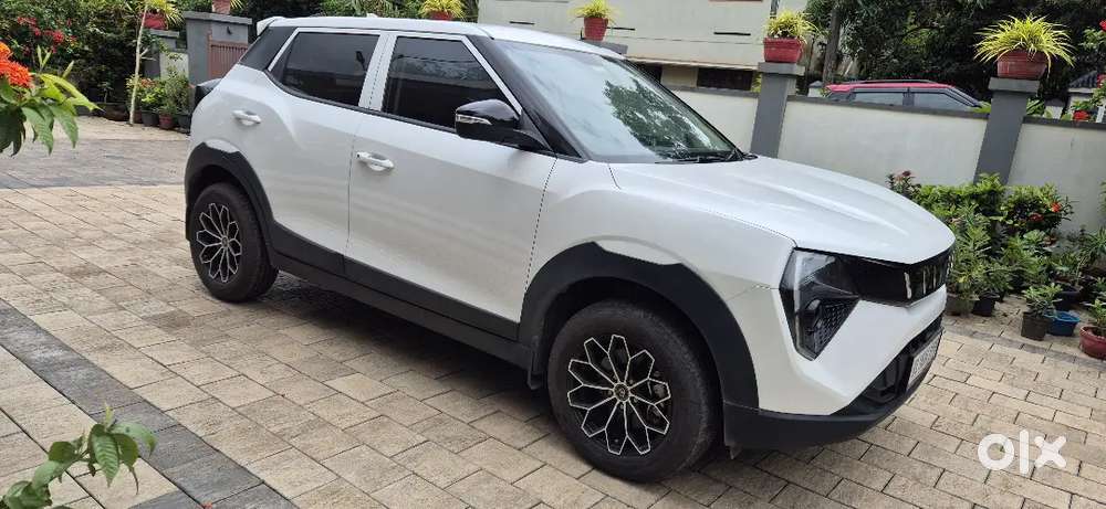 Mahindra Xuv 3xo Mx1 2024 Petrol 10516 Km Driven