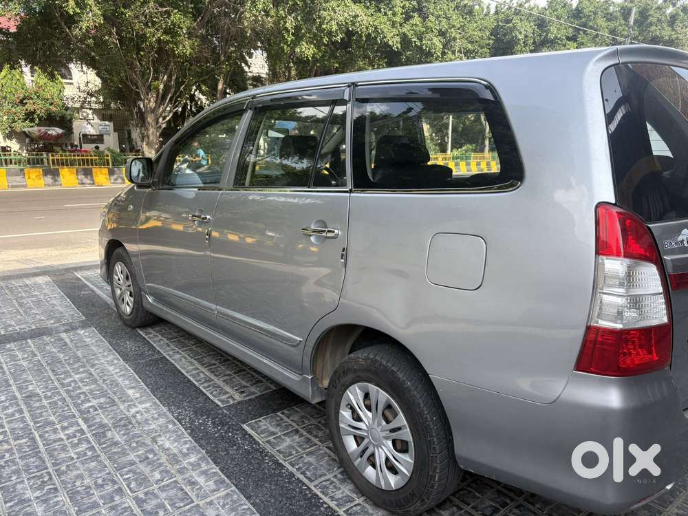 Toyota Innova 2.5 Gx (diesel) 8 Seater Bs Iv, 2015, Diesel