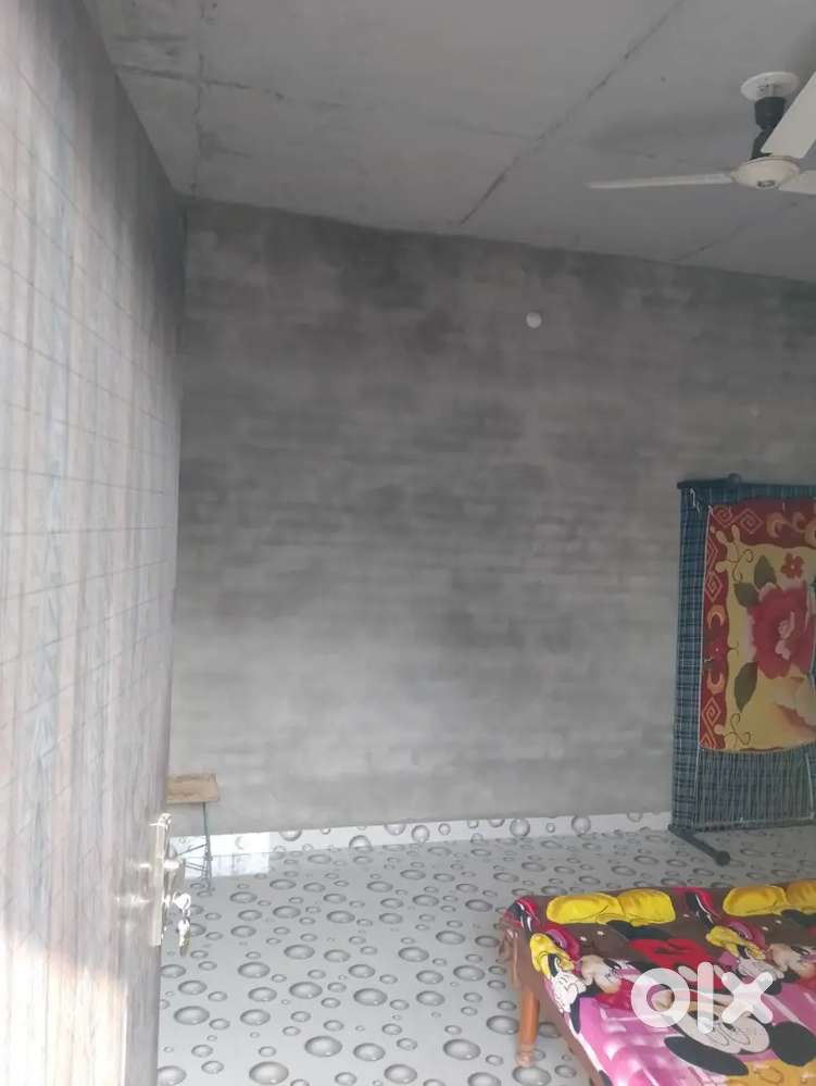 Rent on first floor only for girls or family
