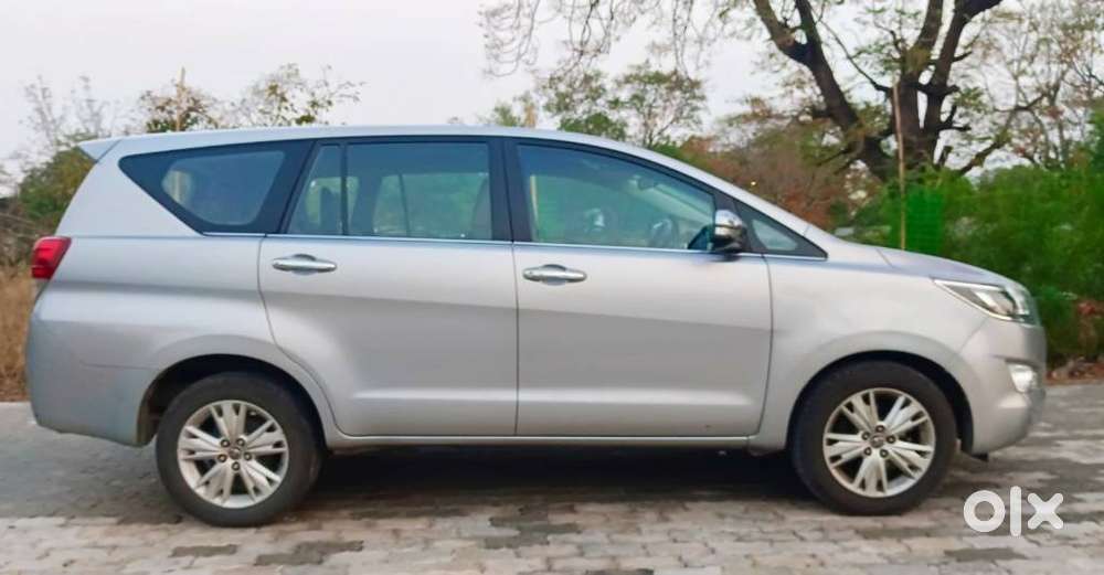 Toyota Innova Crysta 2.8z Automatic, 2016, Diesel