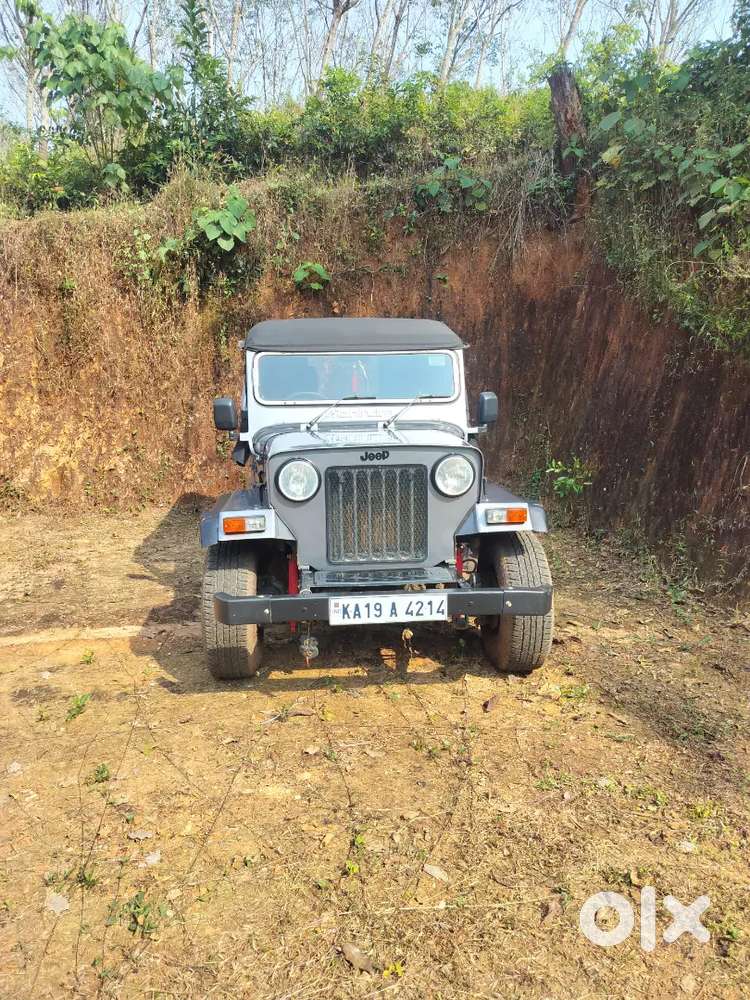 Mahindra Jeep 2000