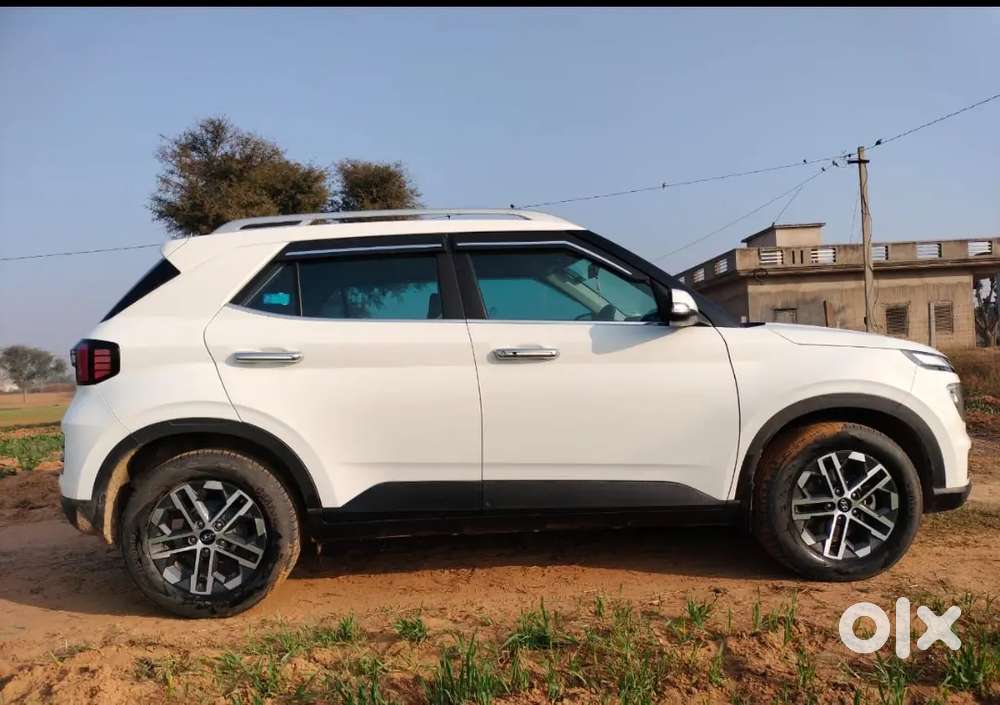 Hyundai Venue 2022 Diesel 33000 Km Driven