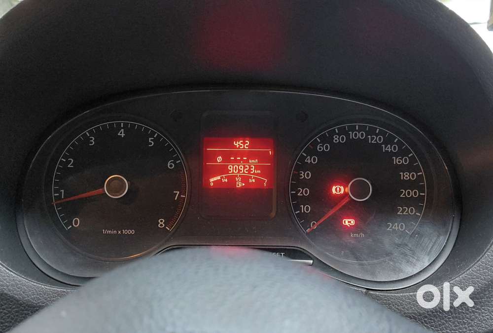 Volkswagen Polo 2009-2013 Ipl Ii 1.6 Petrol Highline, 2011, Petrol