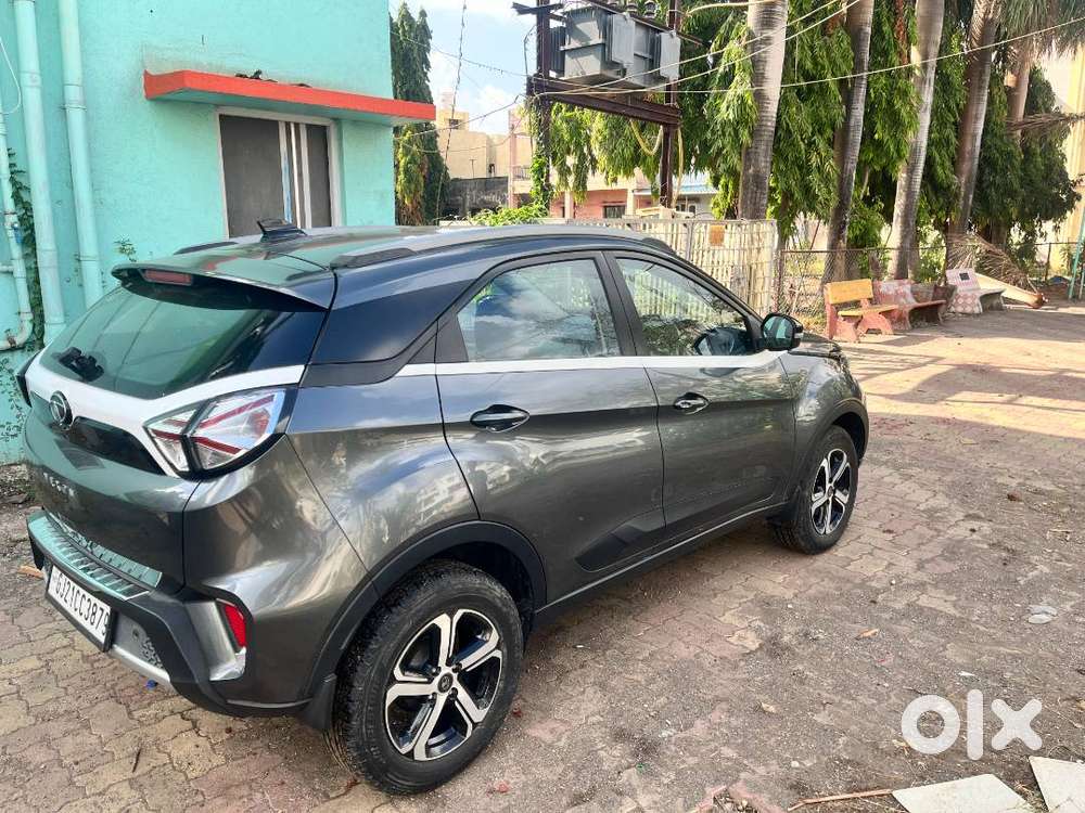 Tata Nexon Xz+s 2022 Petrol Mt (with Sunroof)-15k Km Driven Single Own