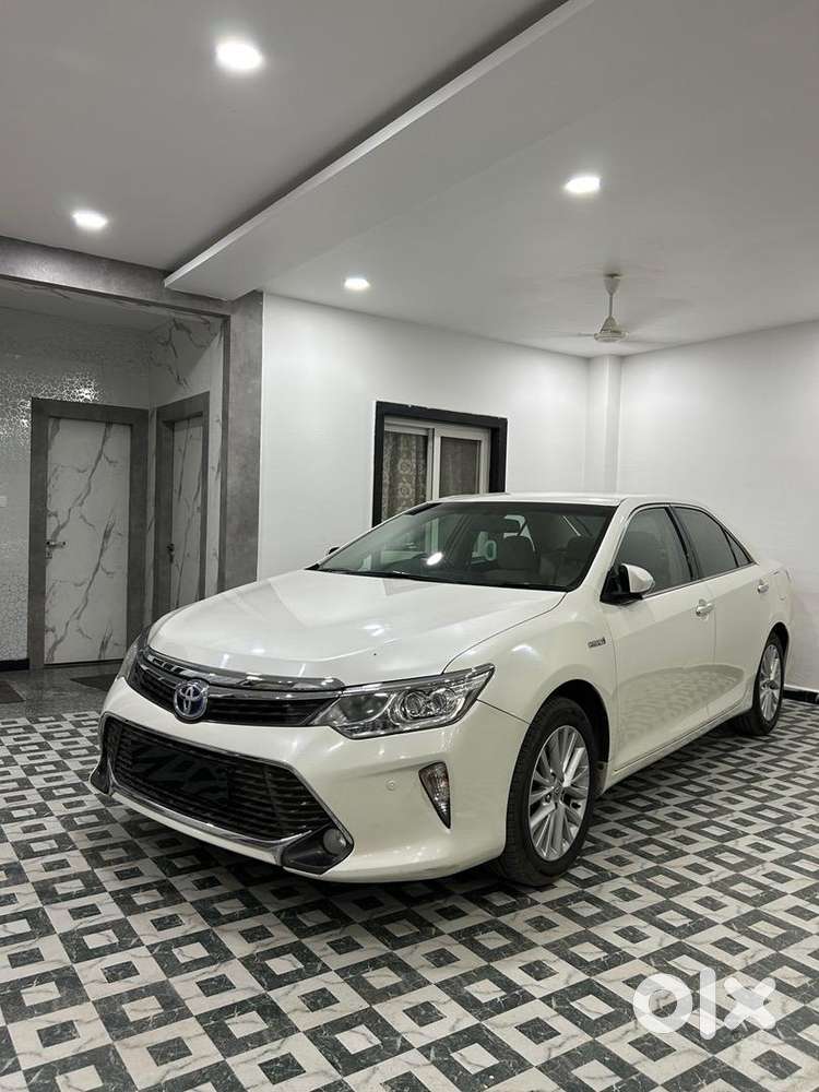 Toyota Camry 2015 Petrol (hybrid) Well Maintained