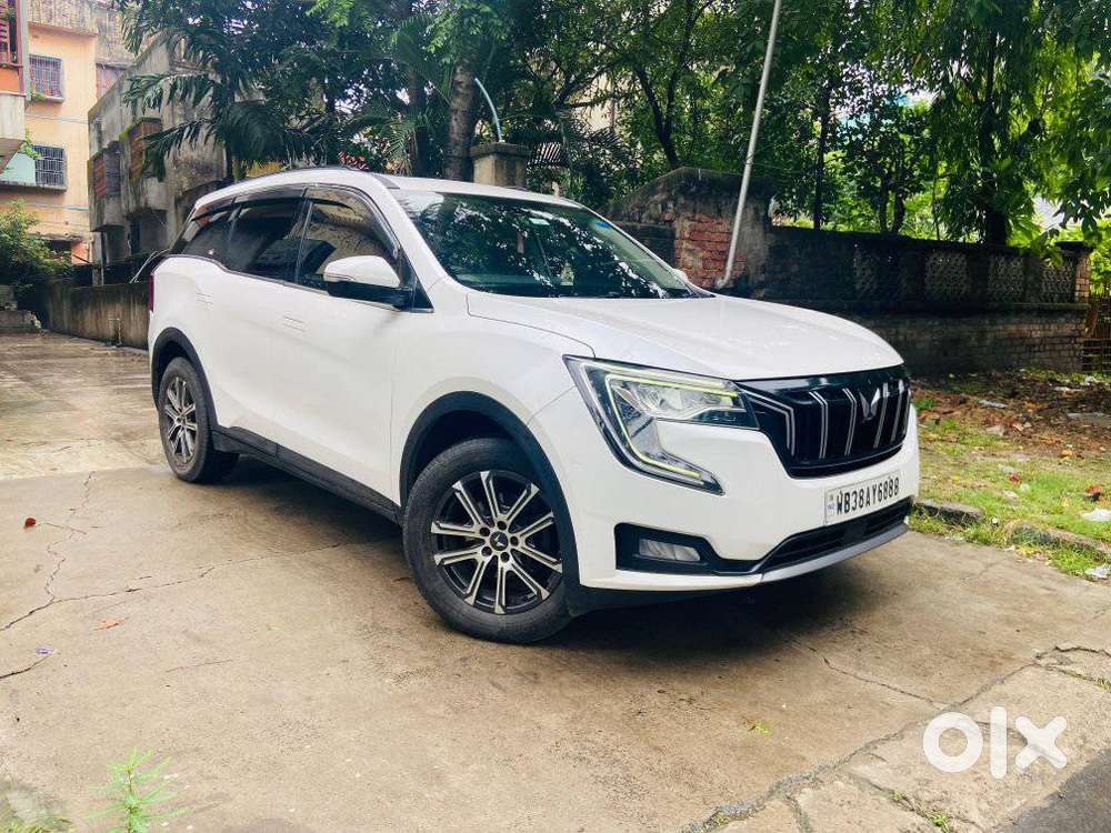 Mahindra Xuv700 2.0 Ax 7 Petrol Mt Str, 2022, Petrol