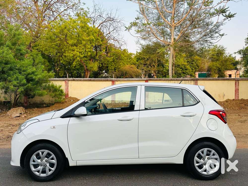 Hyundai Grand I10 2013-2016 At Sportz, 2017, Petrol