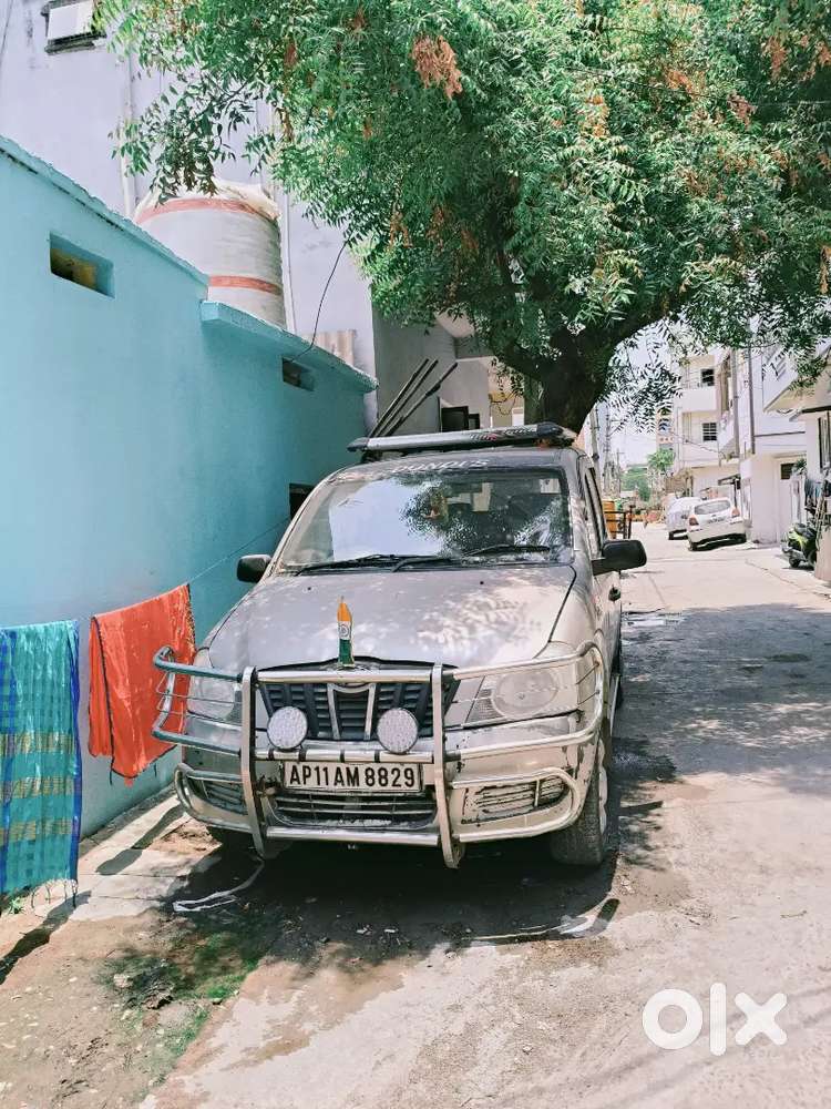 Mahindra Xylo 2011