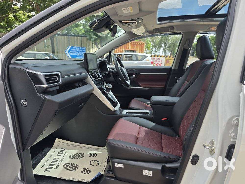 Toyota Innova Hycross 2.0 Zx (o) Hybrid 7 Str, 2025, Petrol