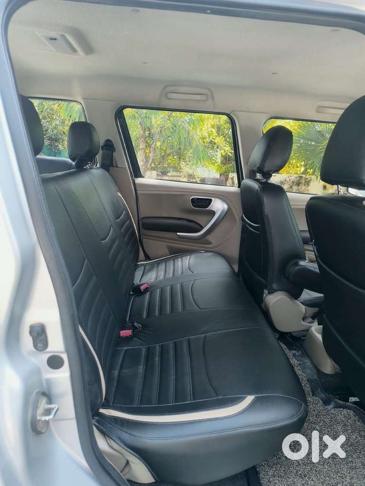 Mahindra Tuv 300 T8 Amt (automatic), 2018, Diesel