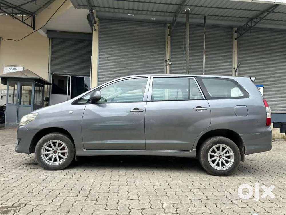 Toyota Innova 2012 Diesel Well Maintained