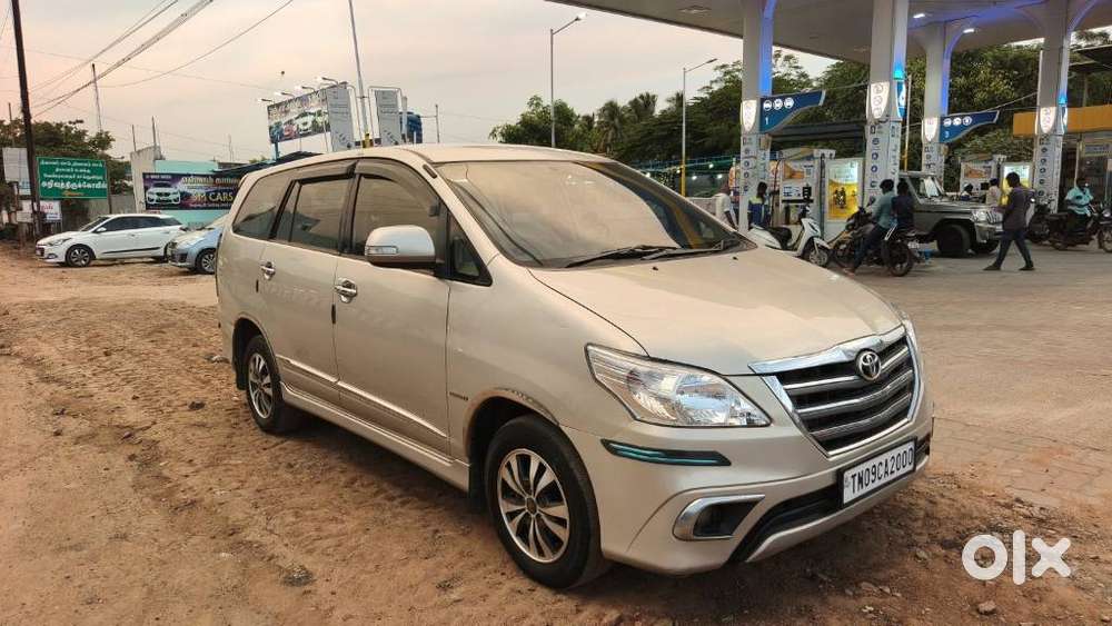 Toyota Innova 2.5 Vx 8 Seater Bs Iv, 2015, Diesel