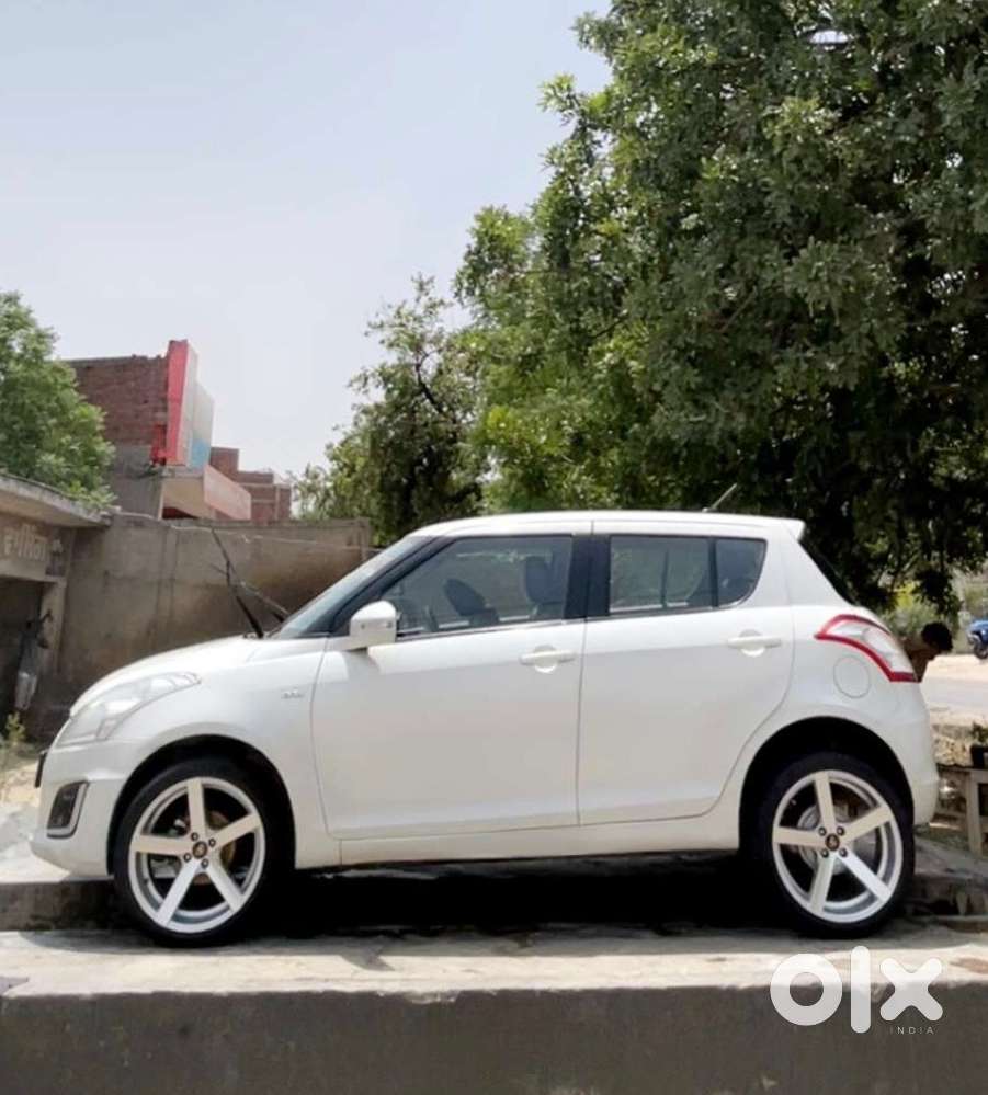 Maruti Suzuki Swift 2015 Diesel 64000 Km Driven