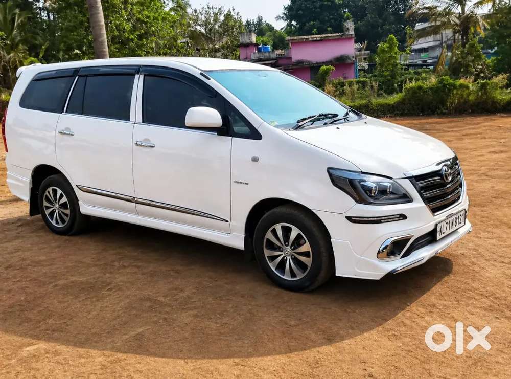 Toyota Innova 2014