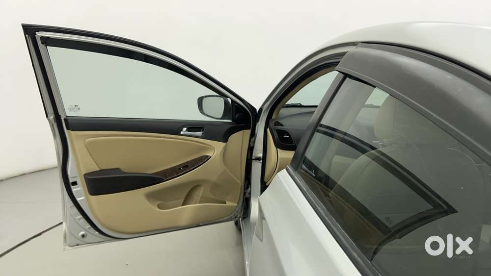 Hyundai Verna [2015-2017] Fluidic 4s 1.6 Crdi Sx At, 2015, Diesel