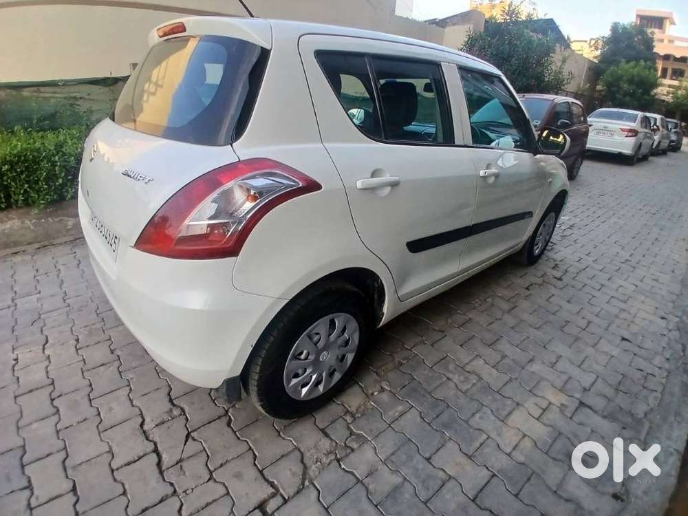 Maruti Suzuki Swift Lxi Optional-o, 2016, Petrol