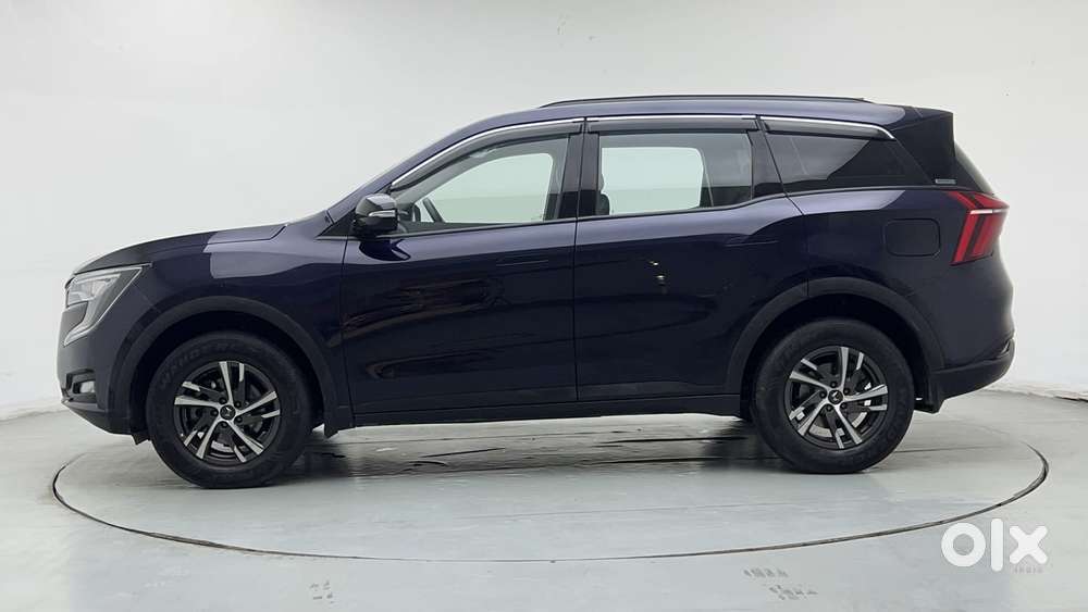 Mahindra Xuv700 2.0 Ax 5 Petrol Mt Str, 2023, Petrol