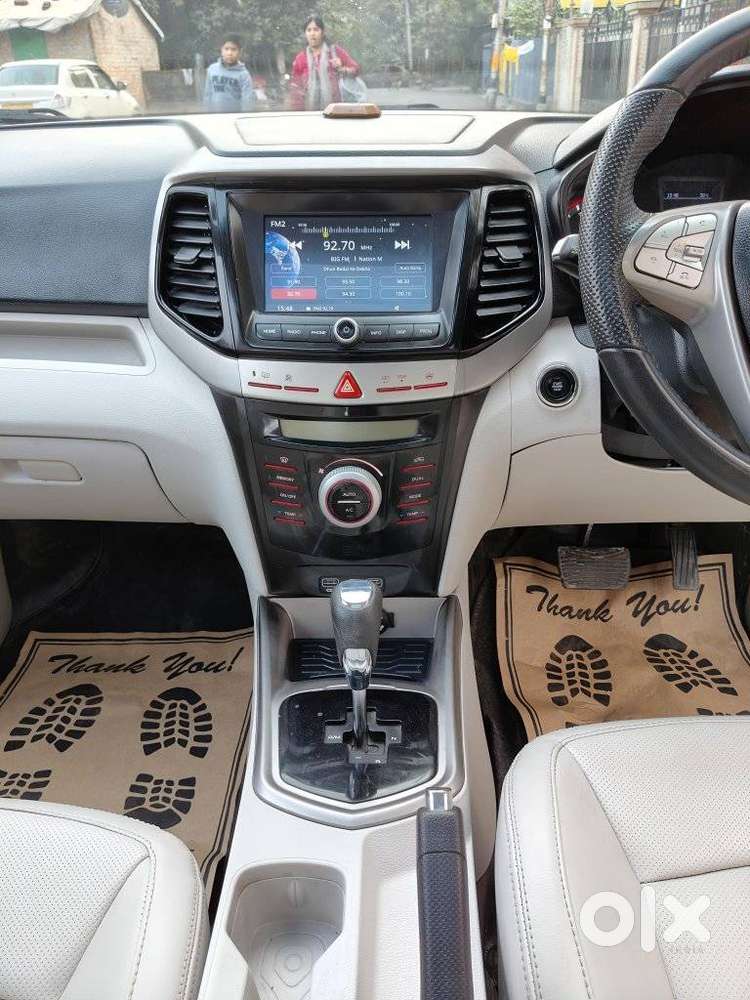 Mahindra Xuv300 1.2 W8 (o) Amt Petrol, 2023, Petrol