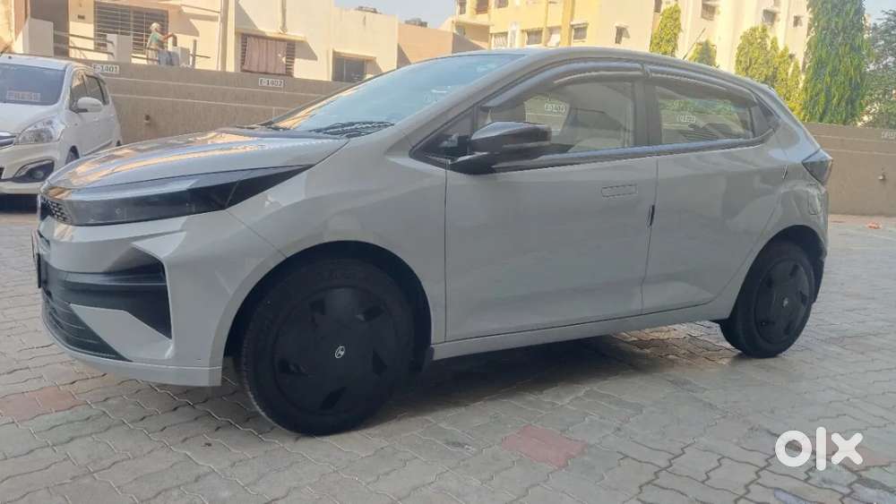 Tata Altroz, 2025, Cng & Hybrids