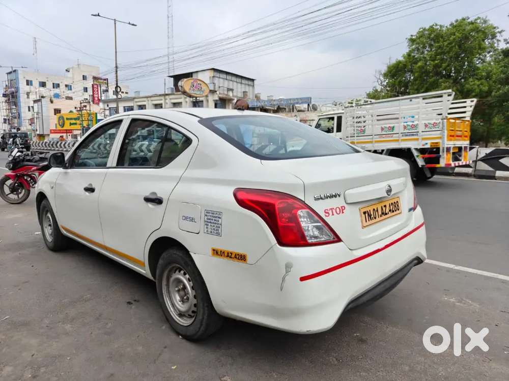 Nissan Sunny 2015