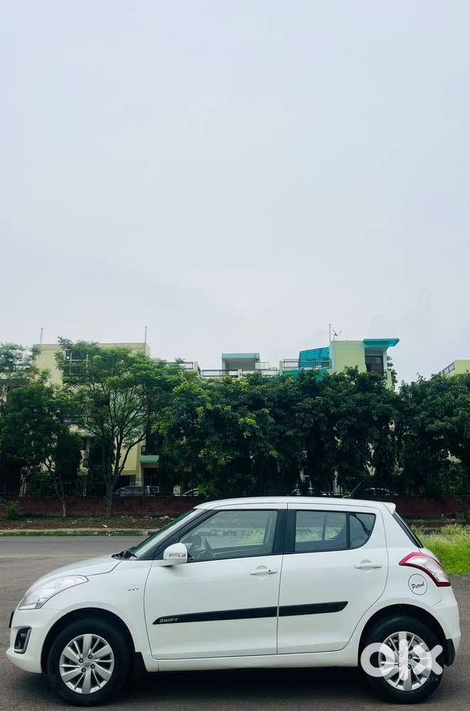 Maruti Suzuki Swift Vvt Zxi, 2016, Petrol