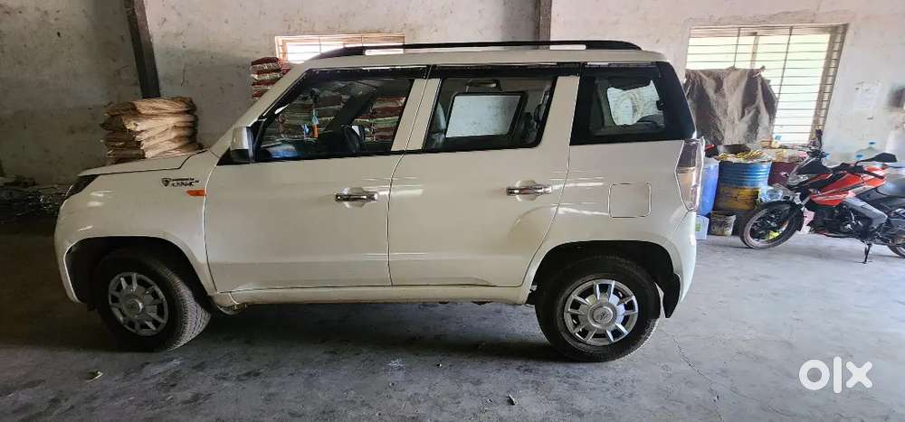 Mahindra Tuv 300