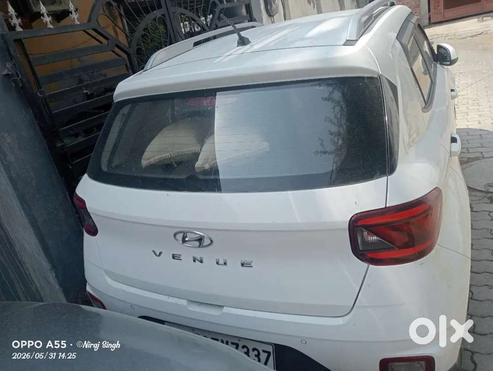 Hyundai Venue 2022 Petrol Well Maintained