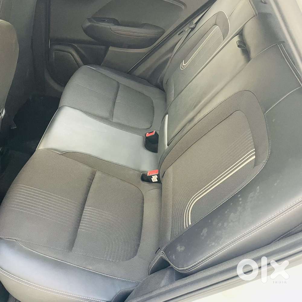 Hyundai Venue 1.0 Sx (o) Turbo Dct Dual Tone, 2020, Petrol