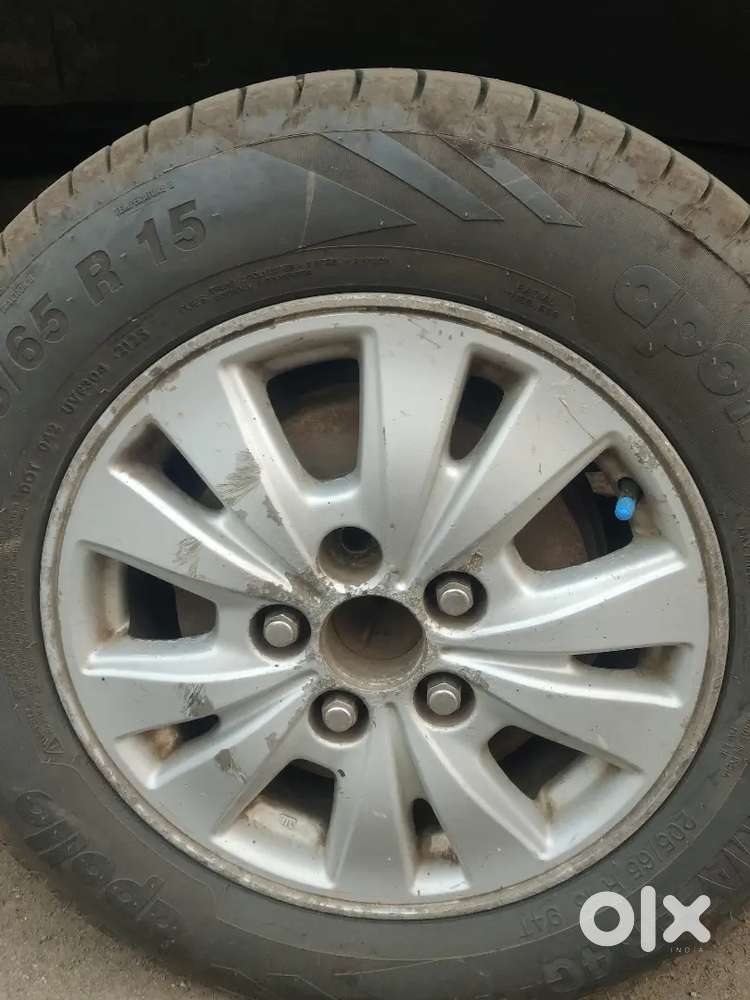 Toyota Innova  2.5 Liter Diesel Engine