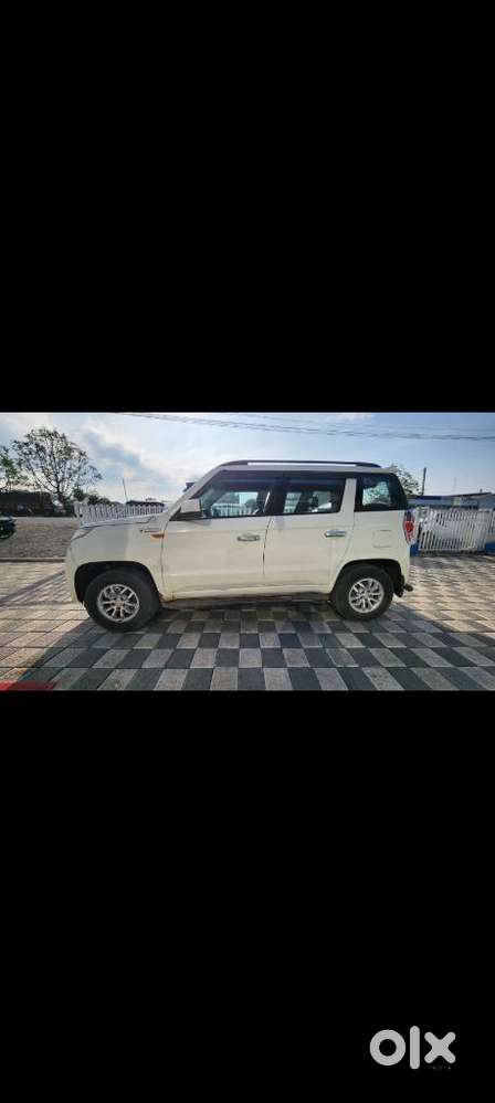 Mahindra Tuv 300 T10 Amt (automatic), 2016, Diesel