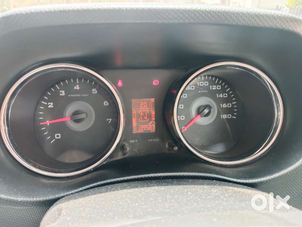 Mahindra Tuv 300 T8 Amt (automatic), 2017, Diesel