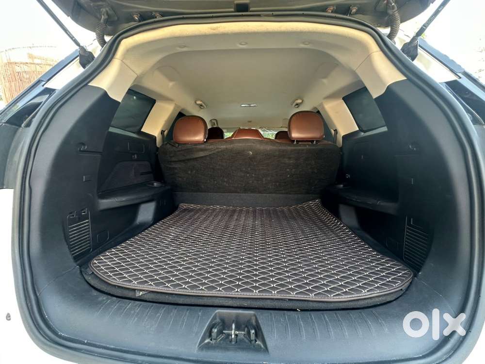Mahindra Xuv700 Petrol 2023