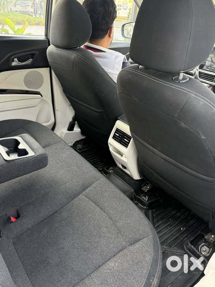 Mahindra Xuv 3xo Ax5 1.5 Diesel Autoshift Plus, 2024, Diesel