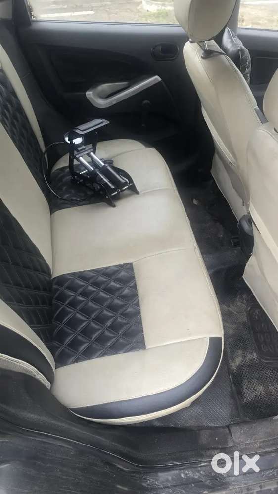 Ford Figo 2012 Diesel 118000 Km Driven